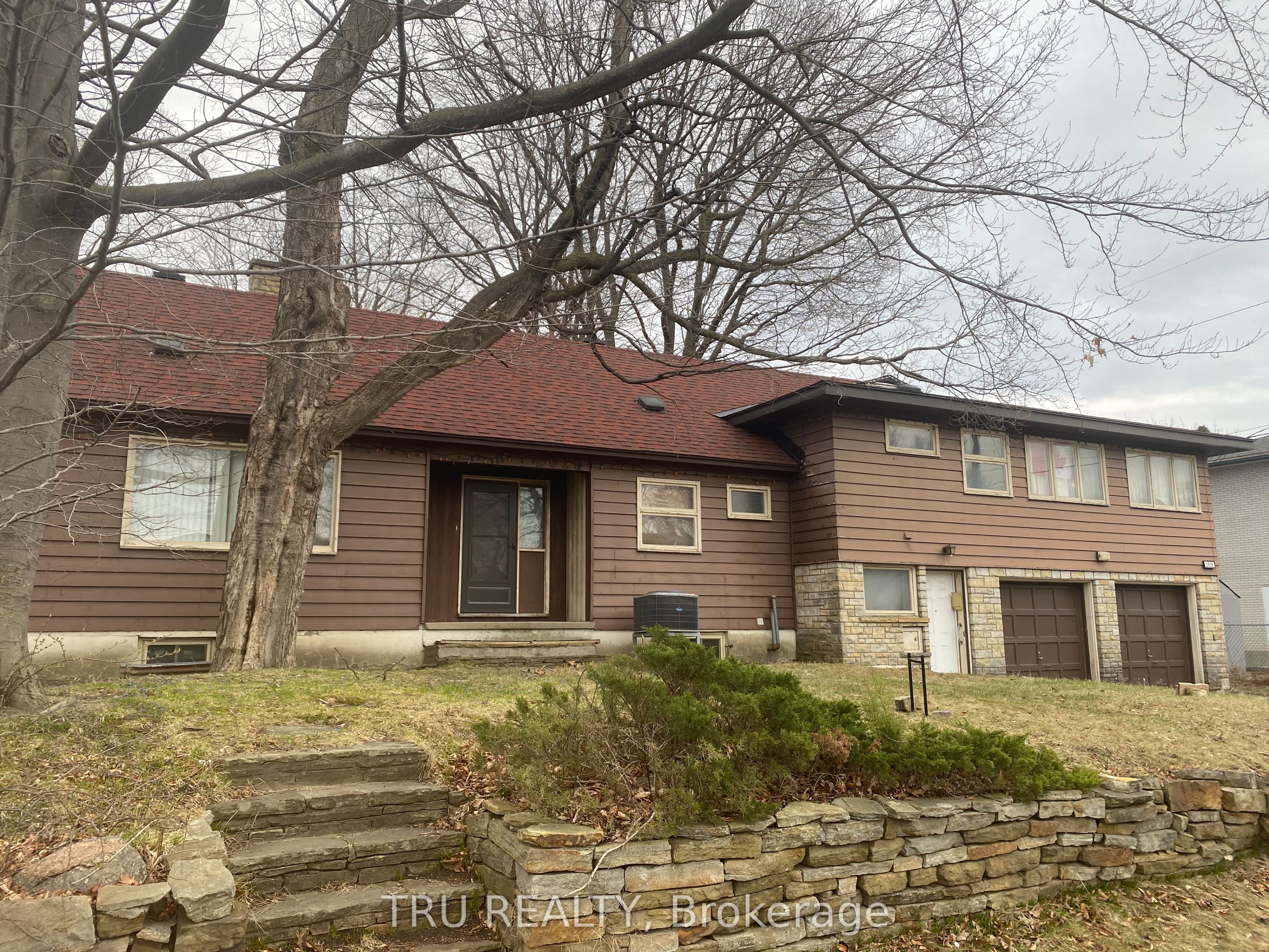 2626 Elmhurst Street Property Photo 1