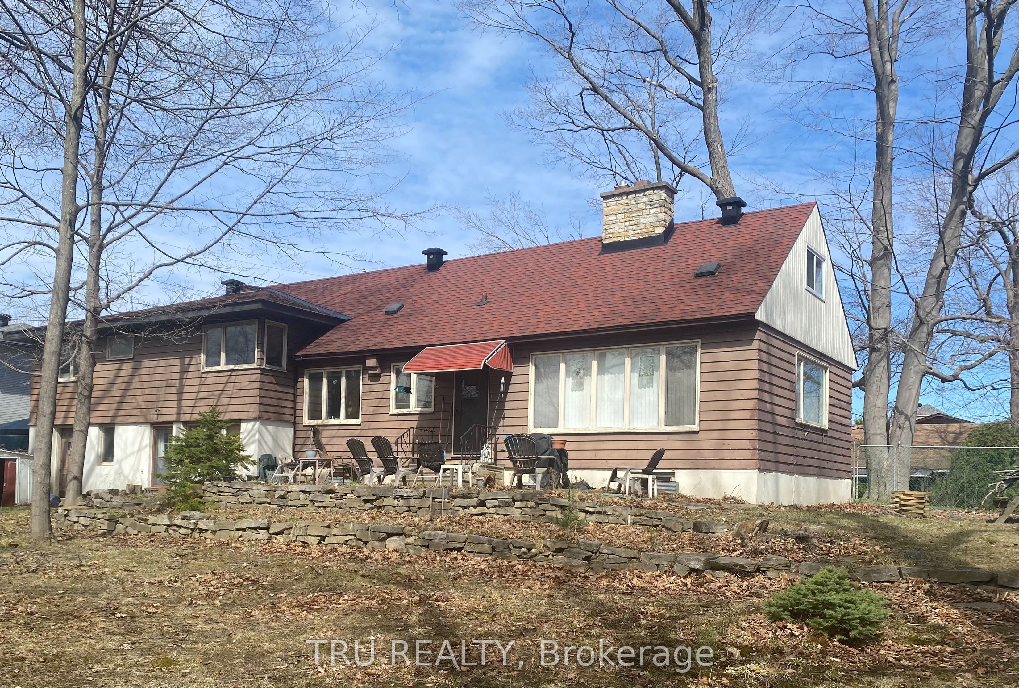 2626 Elmhurst Street Property Photo 2