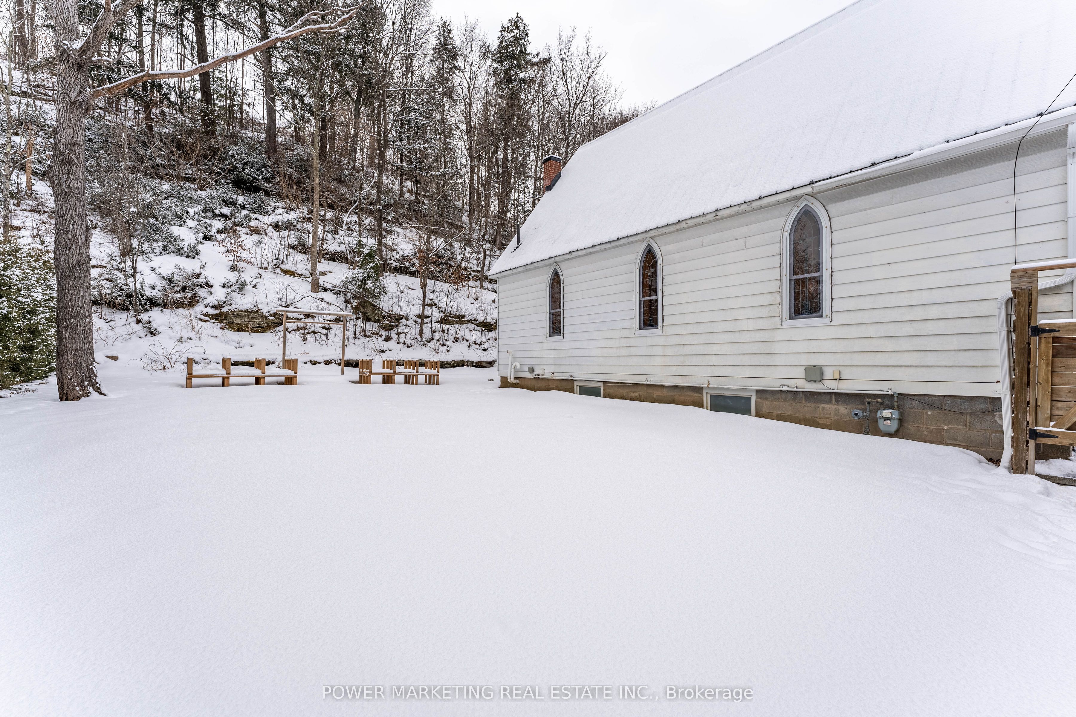 2476 Old Montreal Road Property Photo 6
