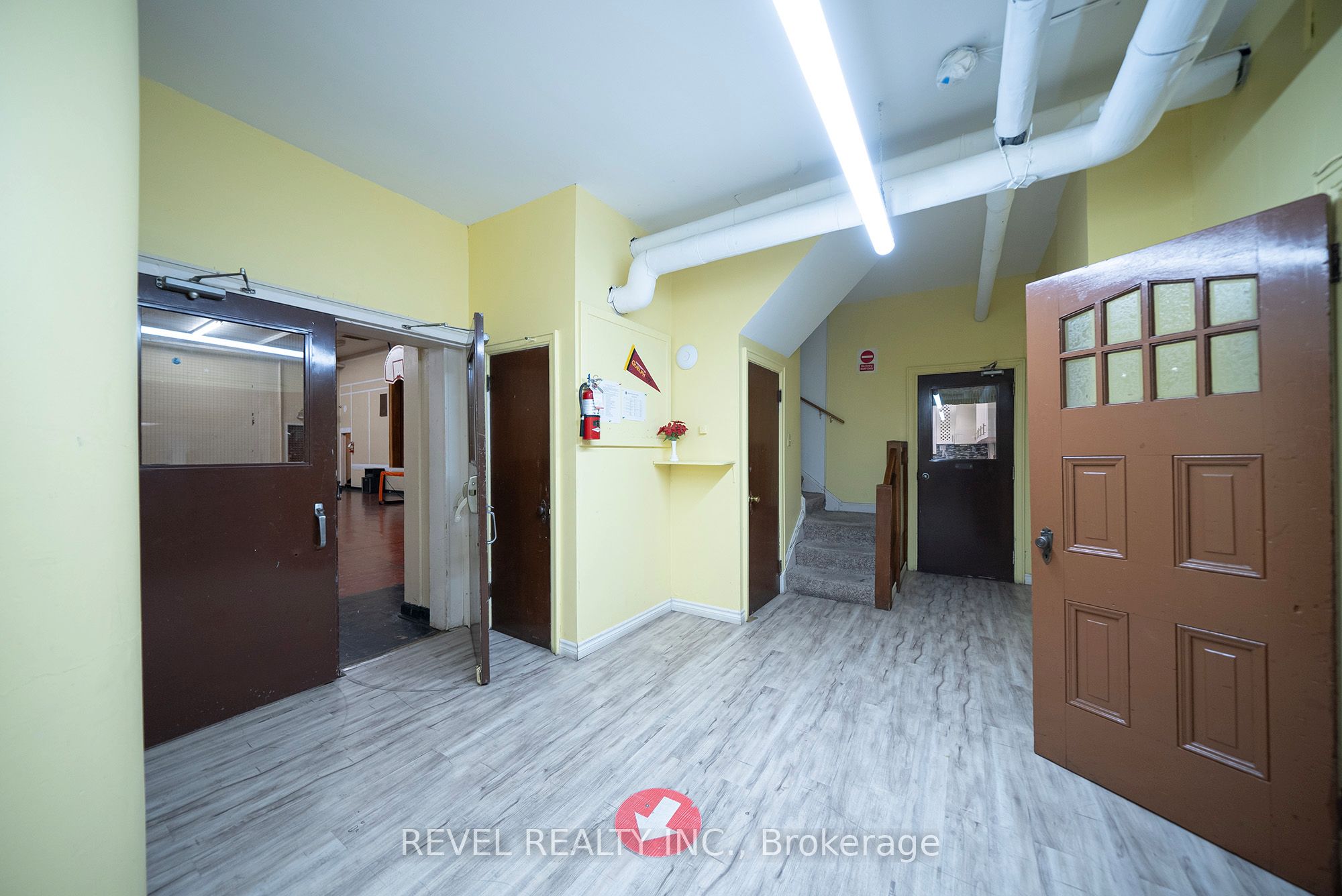 360 Colborne Street Property Photo 5