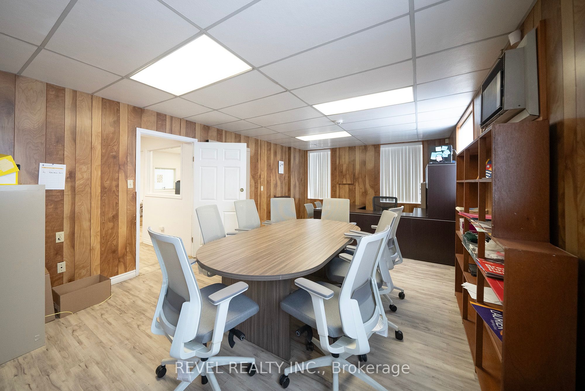 360 Colborne Street Property Photo 16