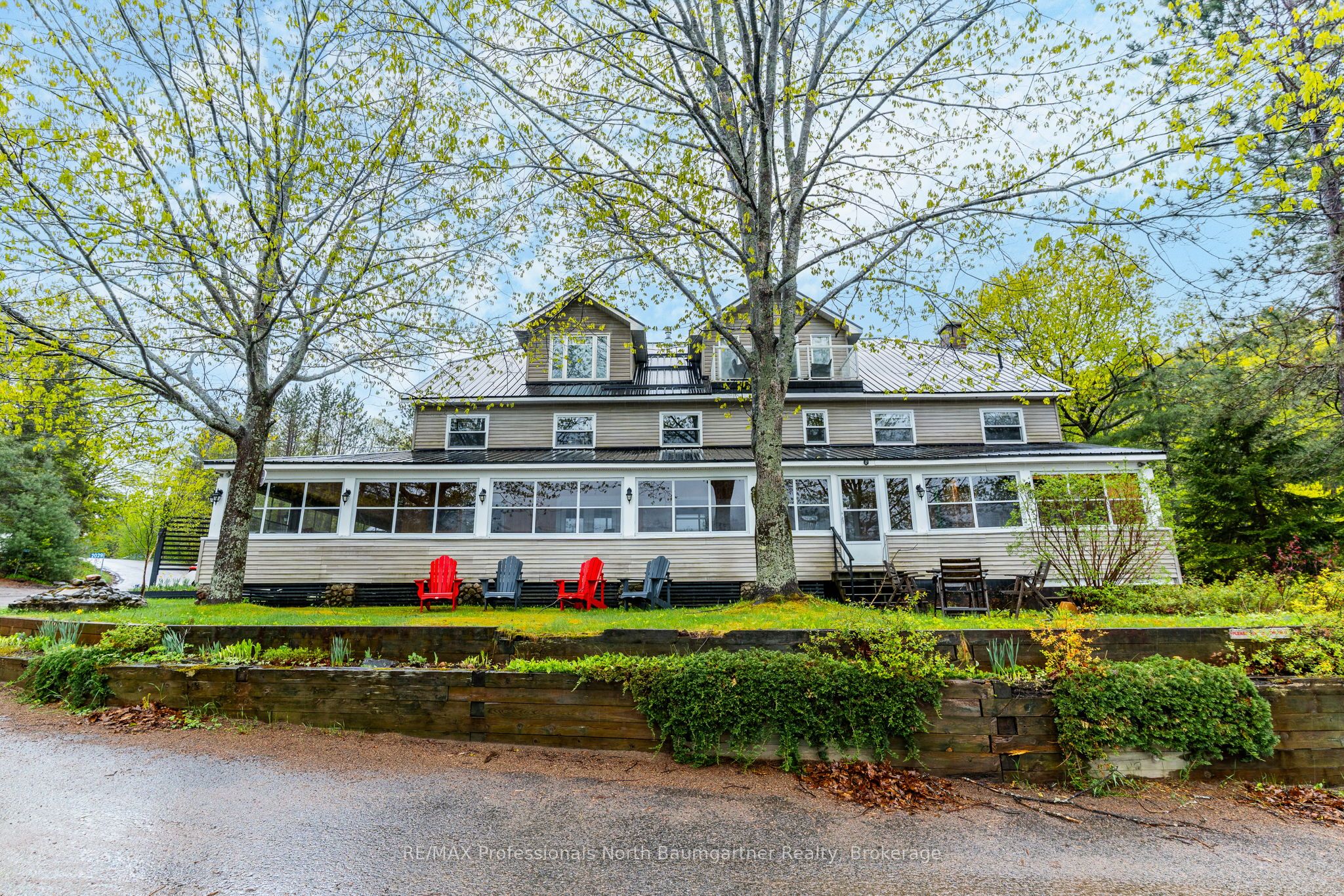 #unit 4 - 2029 Little Hawk Lake Road Property Photo 1