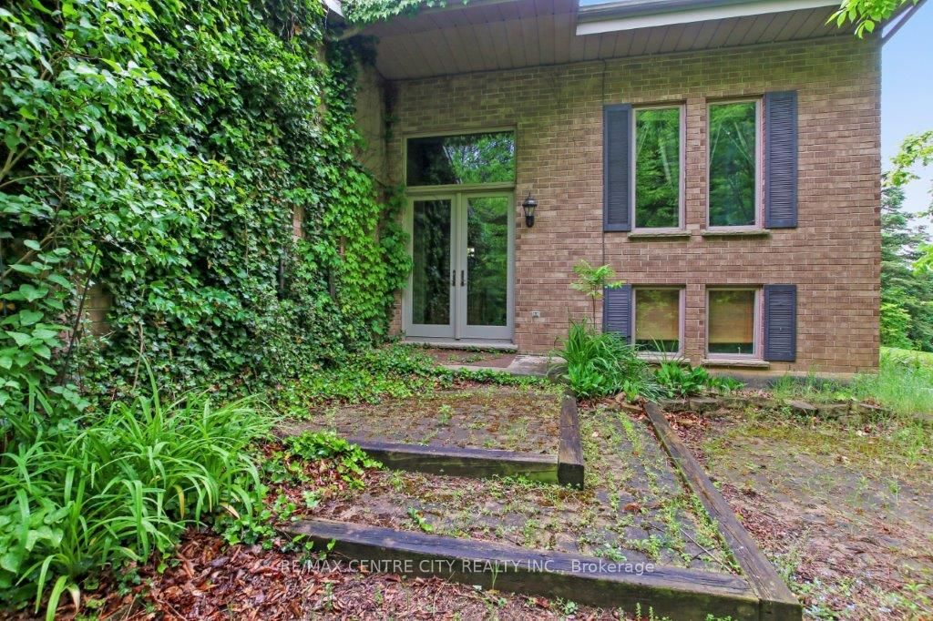 34639 3rd Line Property Photo 3