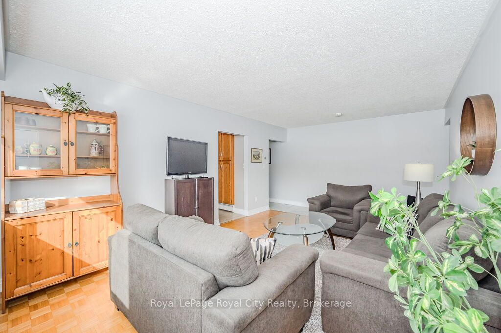#107 - 1 Sunnylea Crescent Property Photo 6