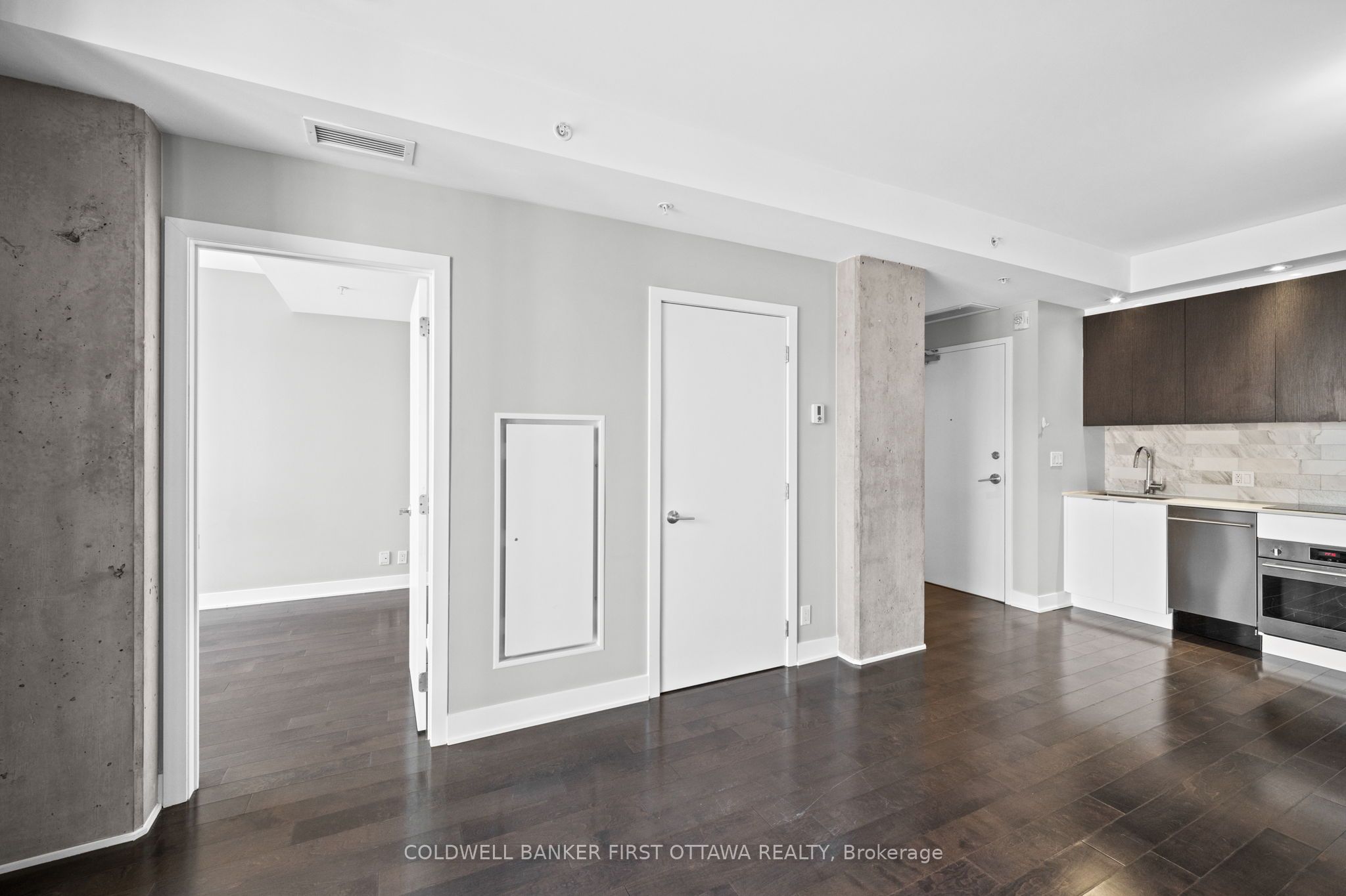 #1605 - 20 Daly Avenue Property Photo 9