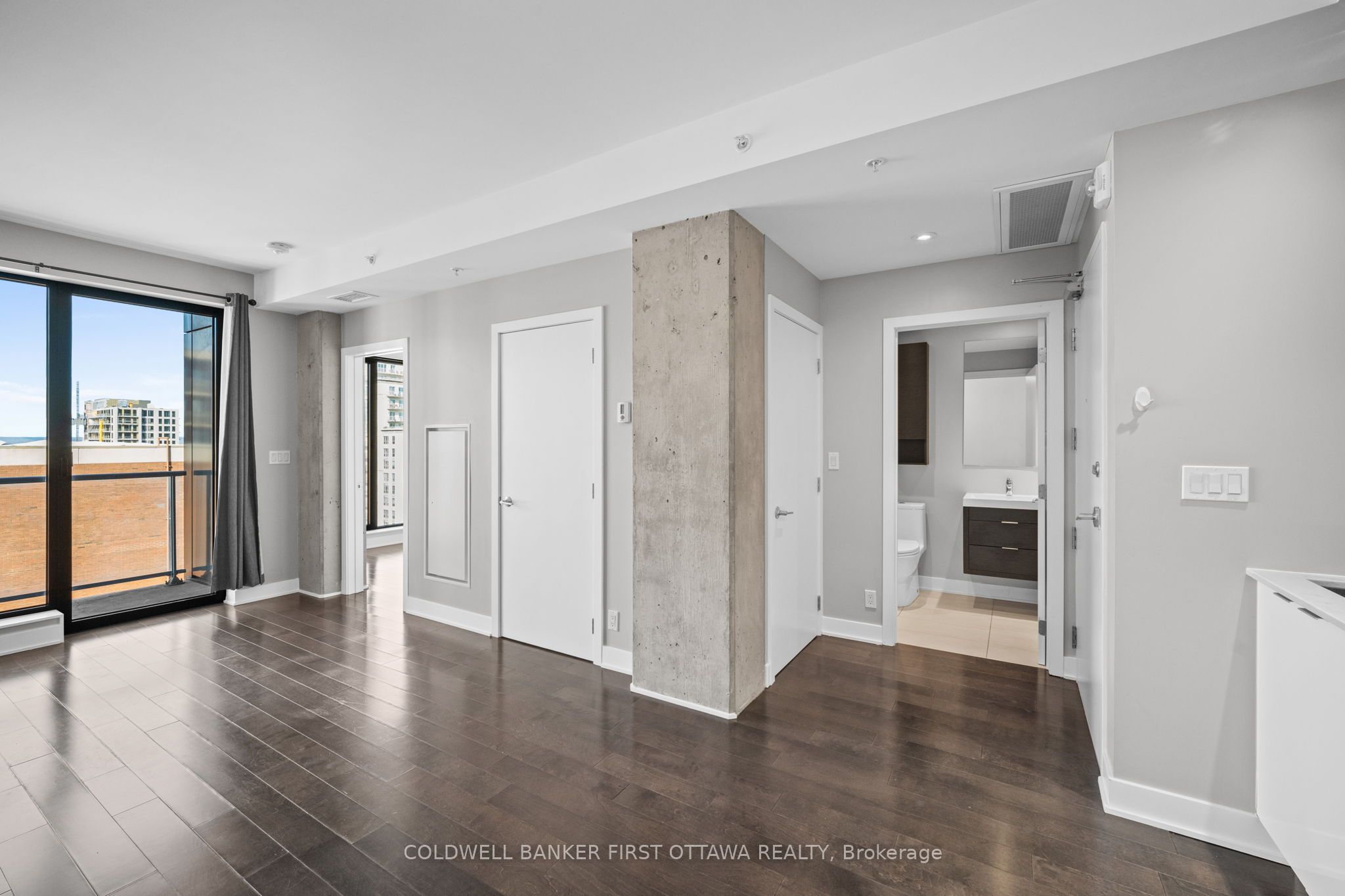 #1605 - 20 Daly Avenue Property Photo 15