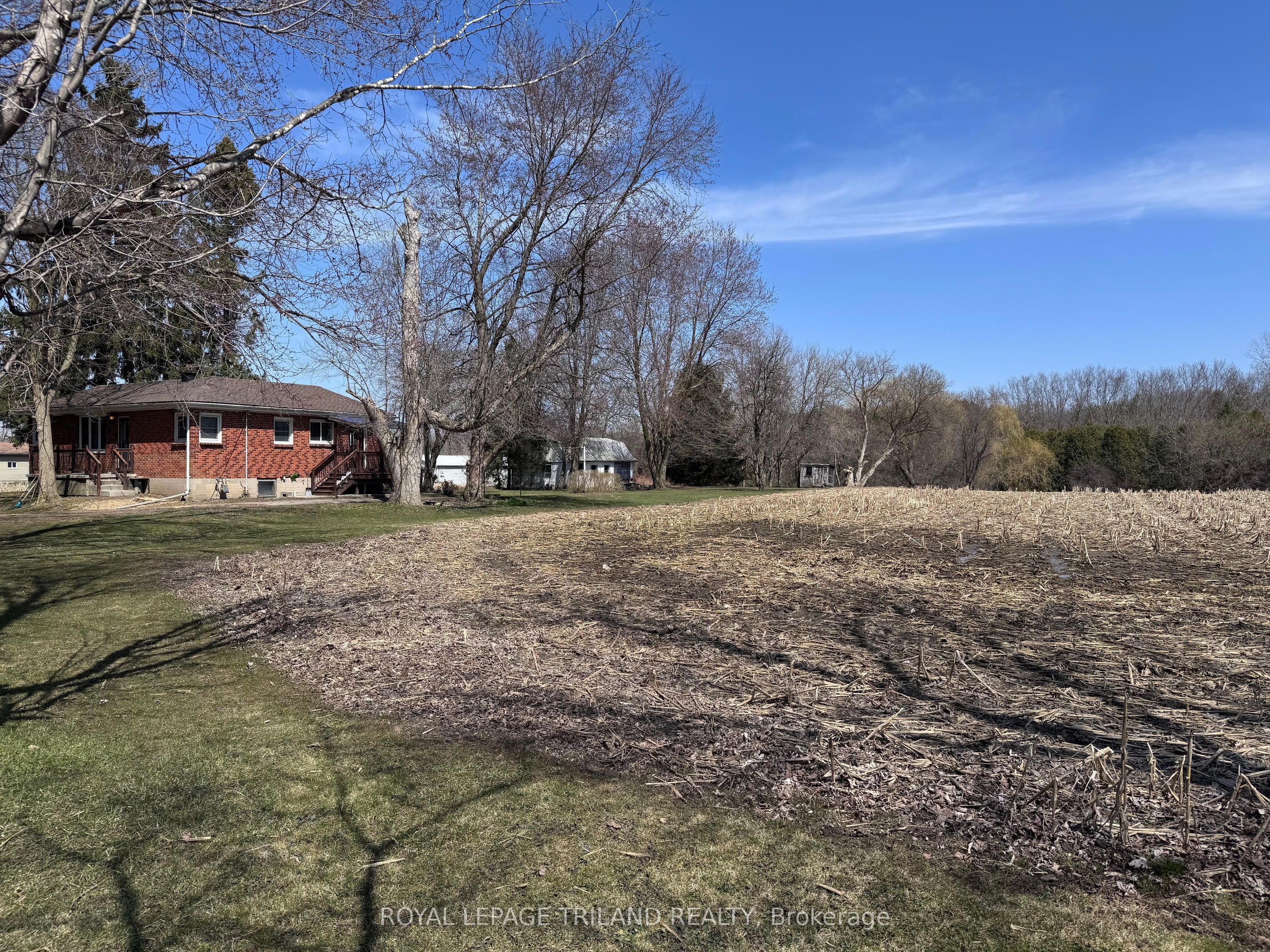 558 Crumlin Sideroad Property Photo 2