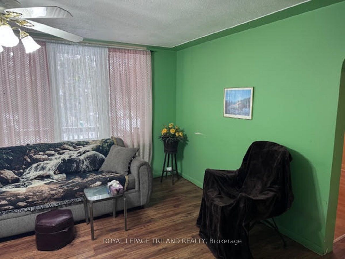 558 Crumlin Sideroad Property Photo 6