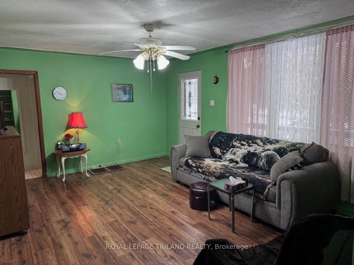 558 Crumlin Sideroad Property Photo 7