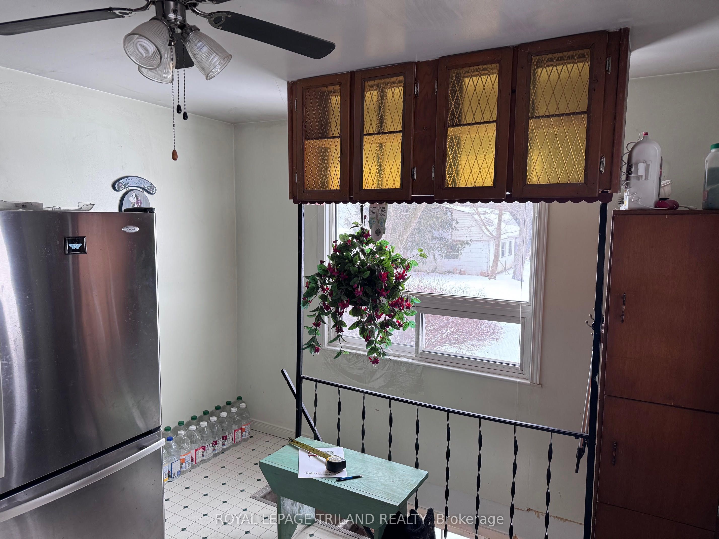 558 Crumlin Sideroad Property Photo 19