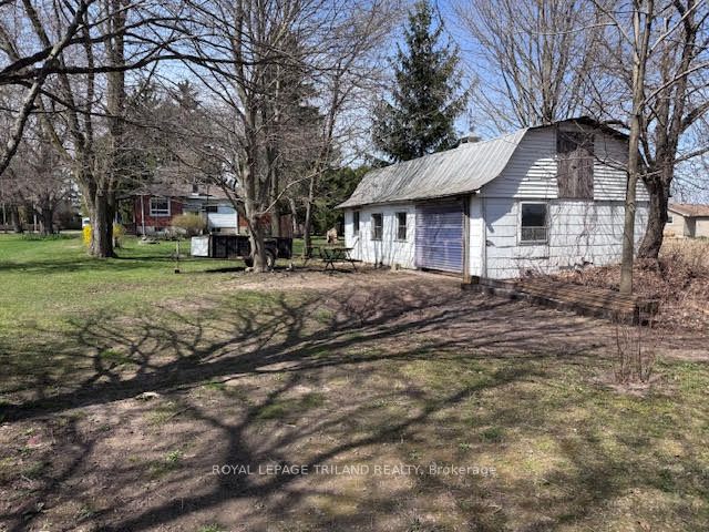 558 Crumlin Sideroad Property Photo 23