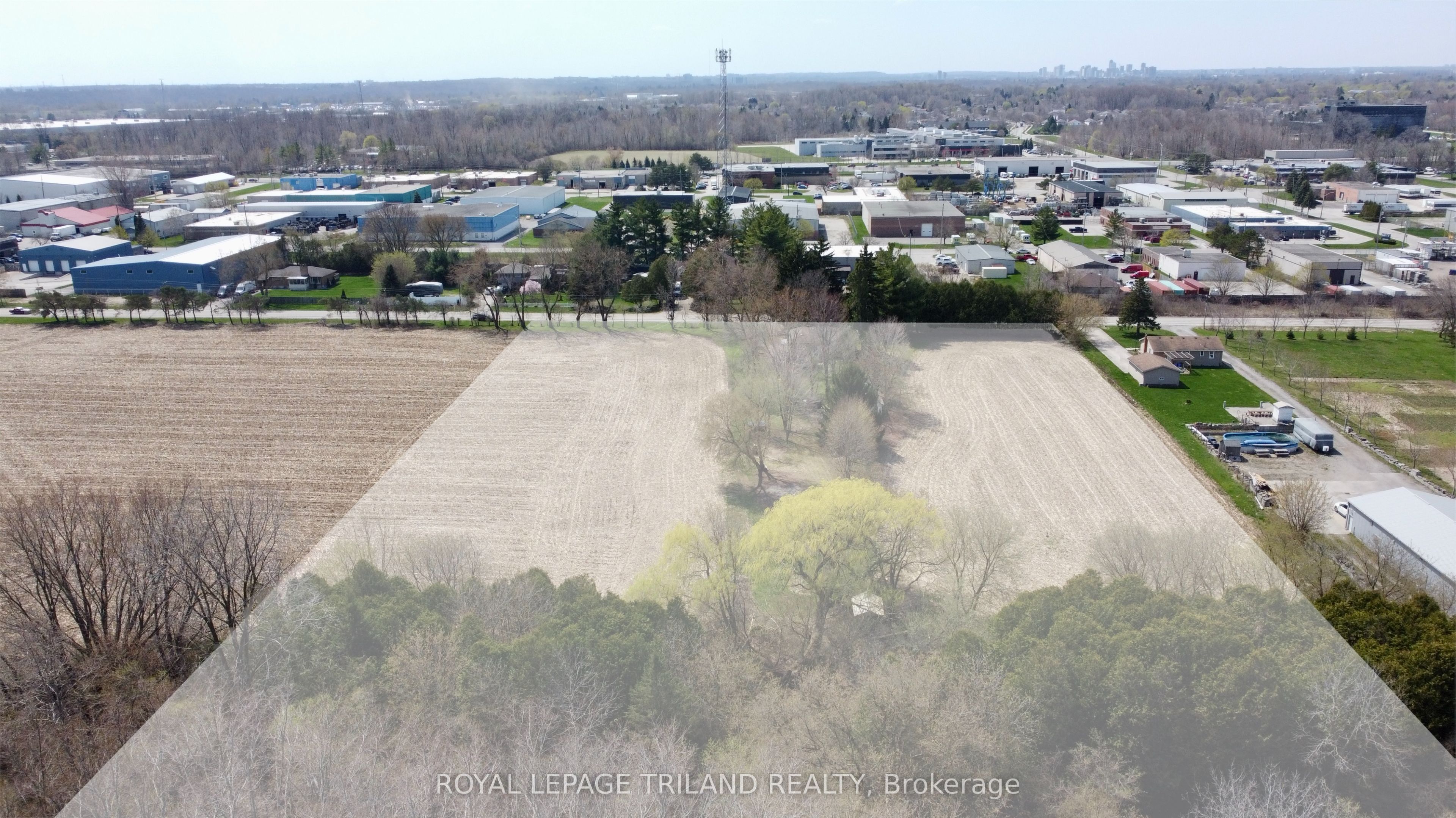 558 Crumlin Sideroad Property Photo 32