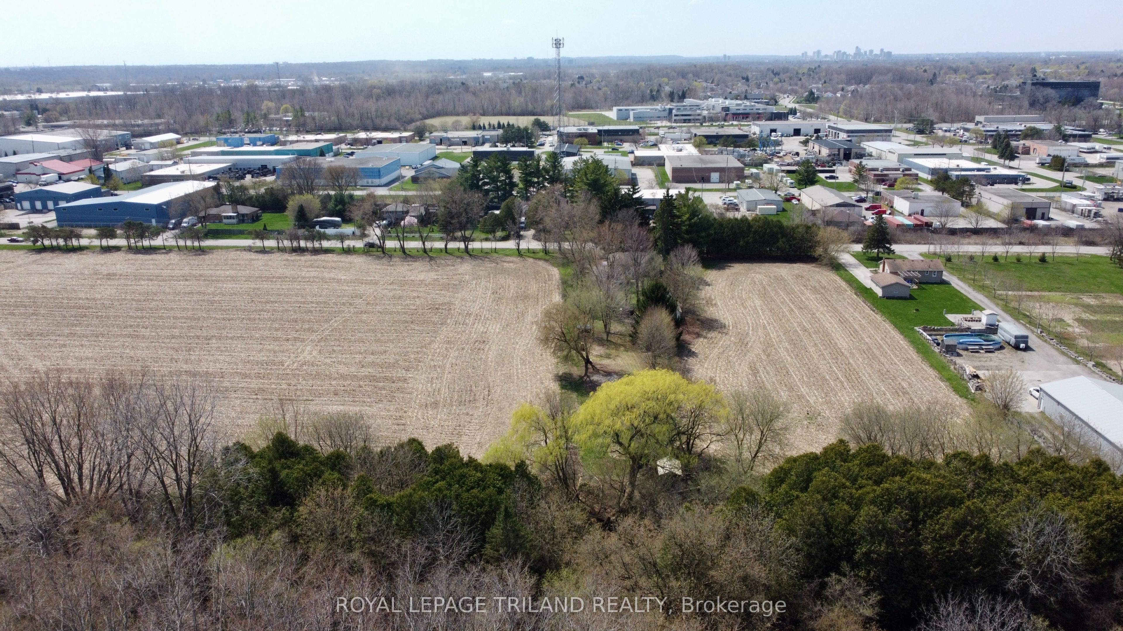558 Crumlin Sideroad Property Photo 33