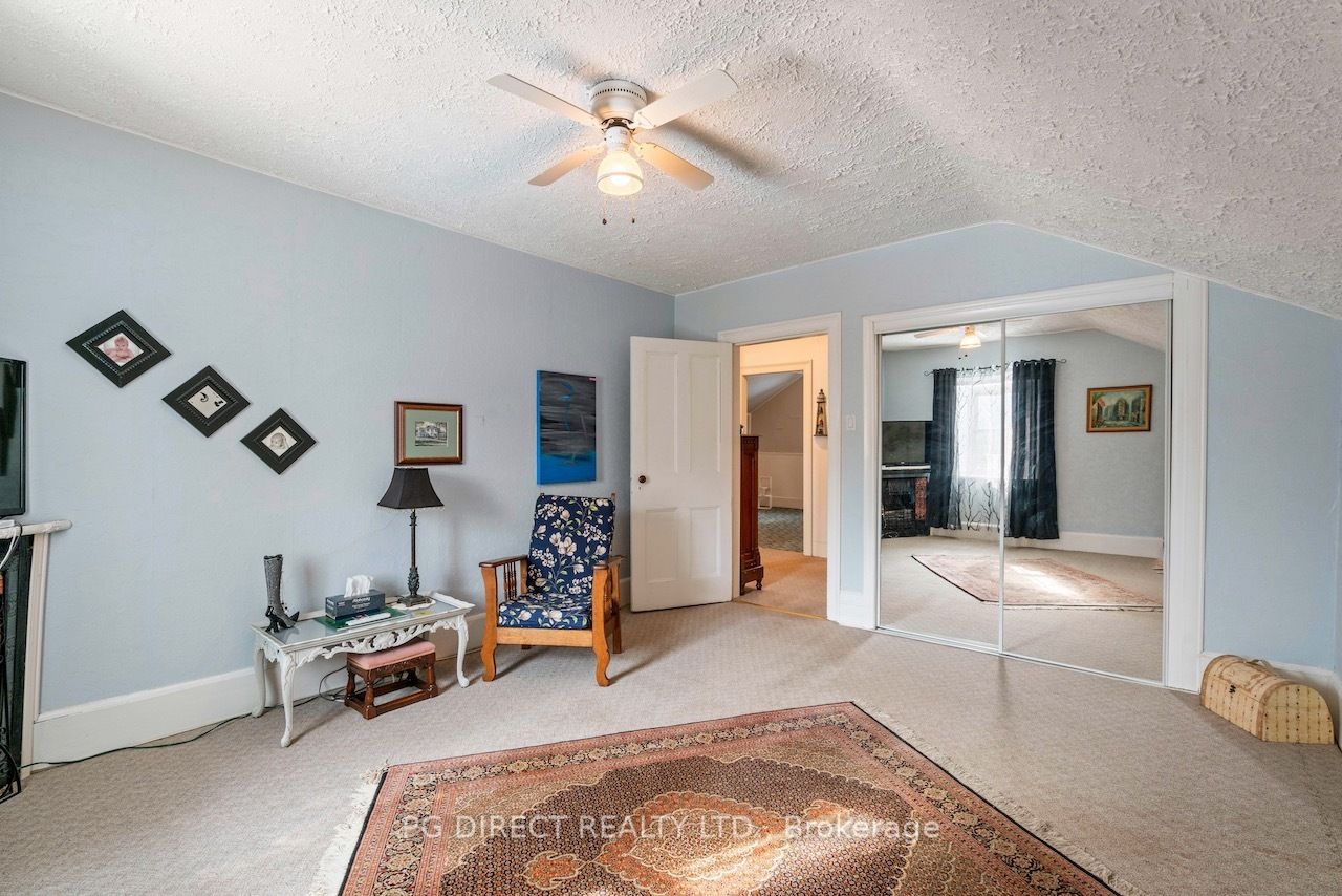 219 Henry Street Property Photo 11