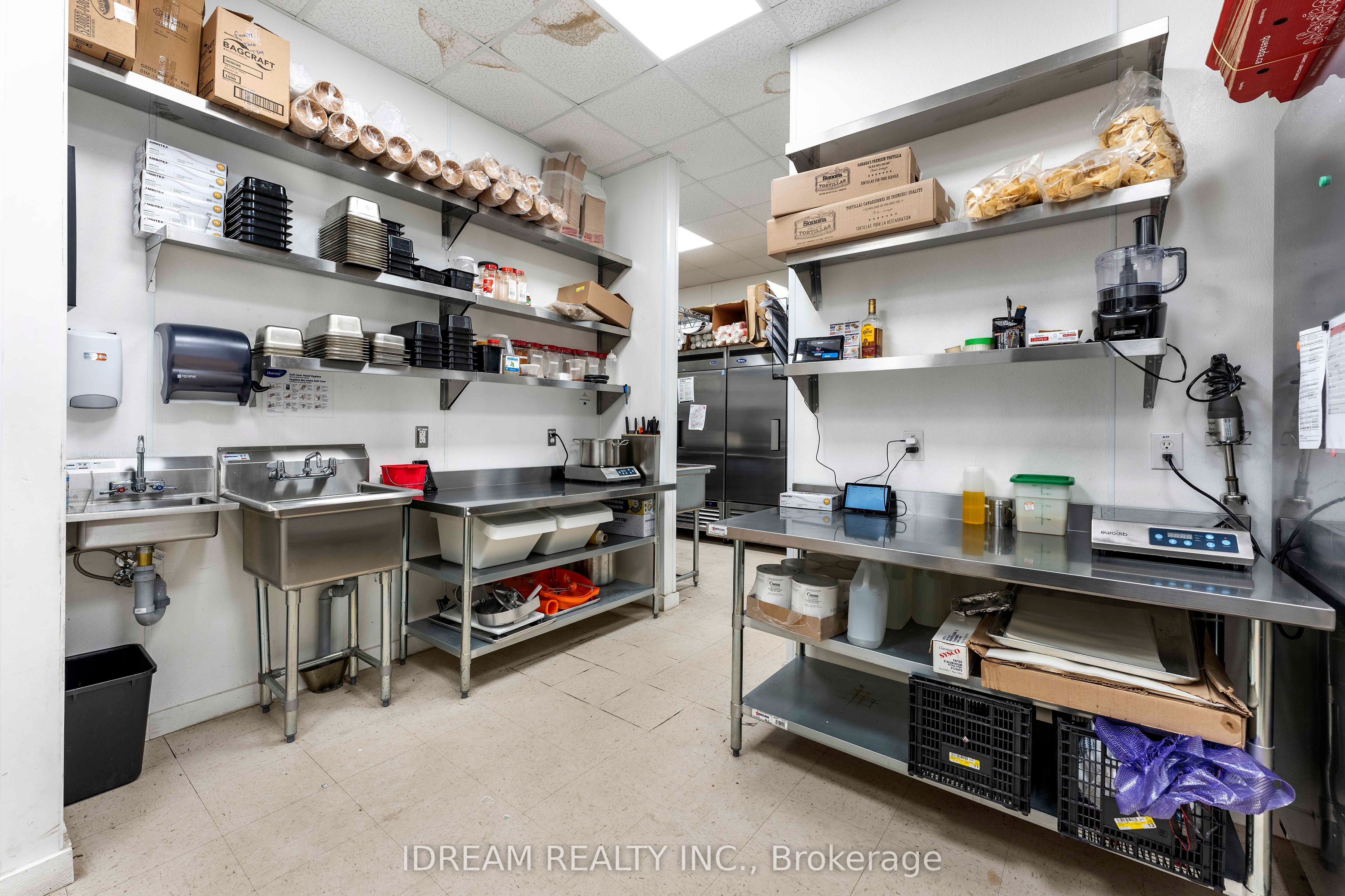 #c - 99 Main Street Property Photo 10