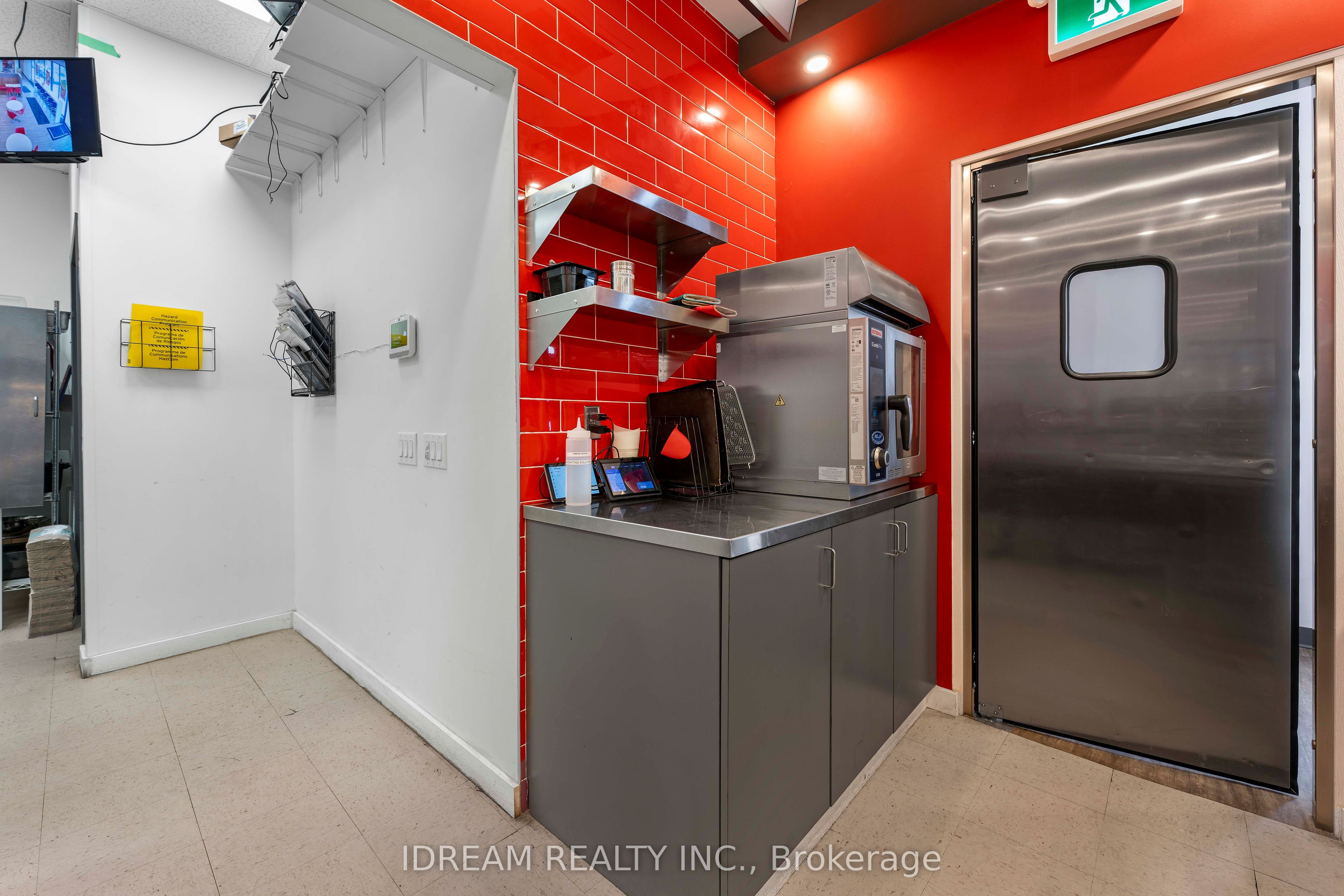 #c - 99 Main Street Property Photo 21