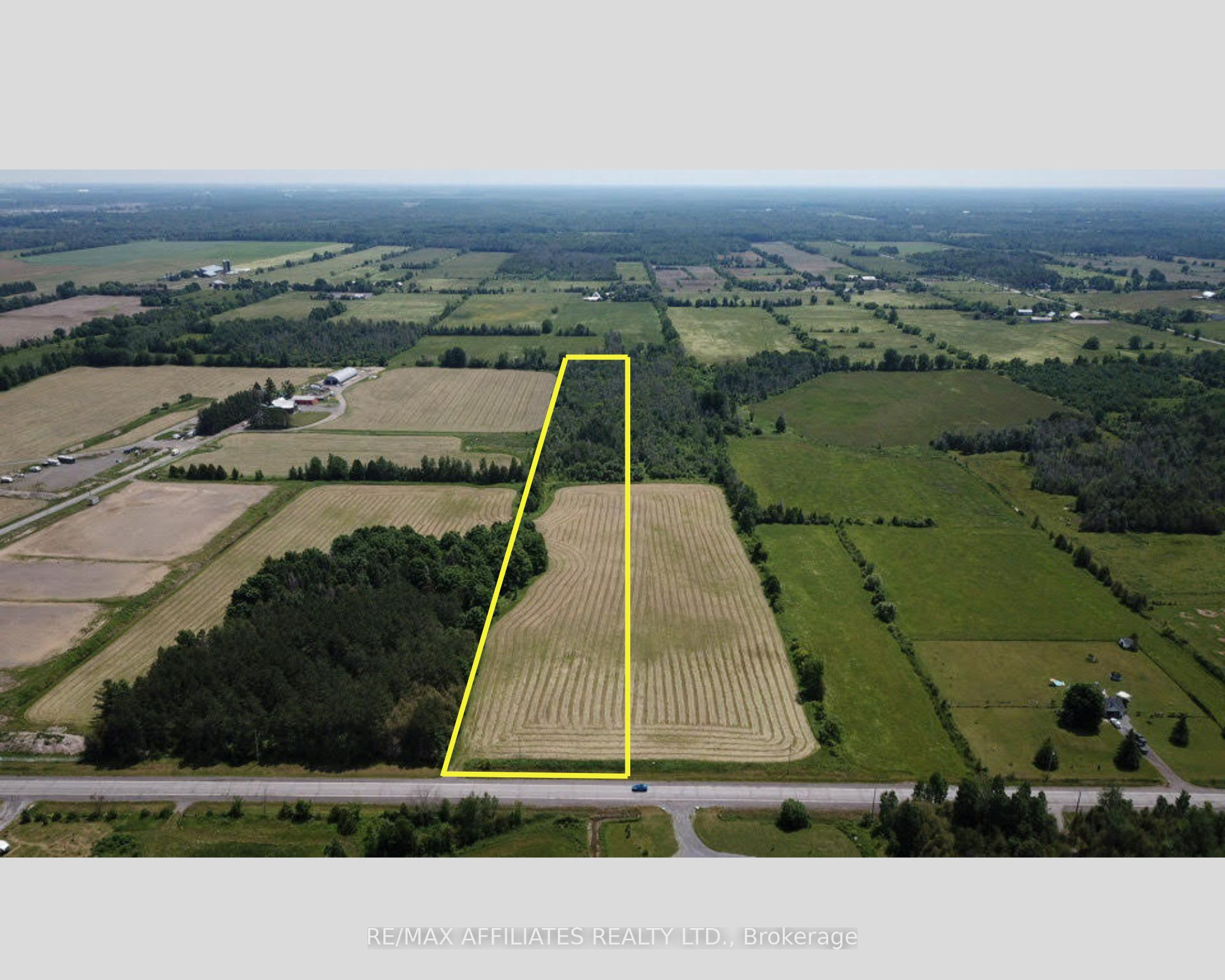 1-6930 Fallowfield Acres Property Photo 2