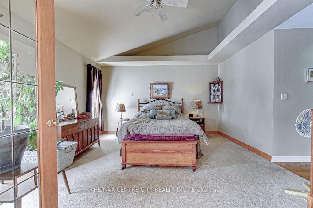 34639 Third Line Property Photo 9
