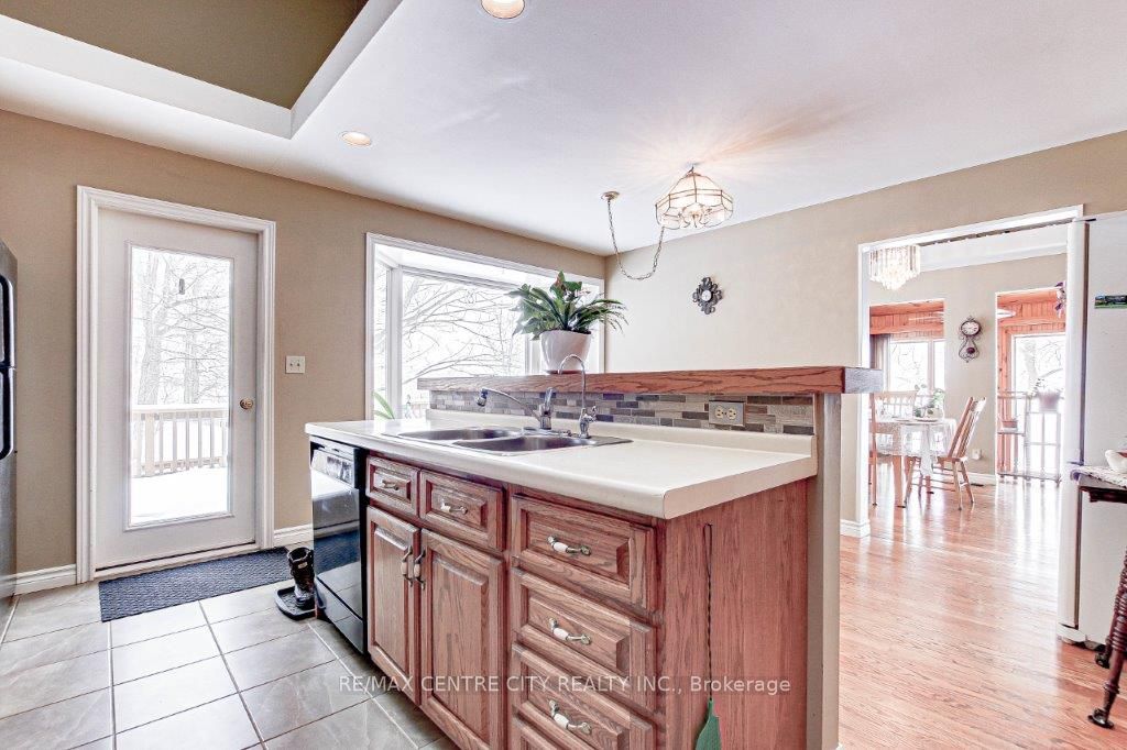 34639 Third Line Property Photo 19
