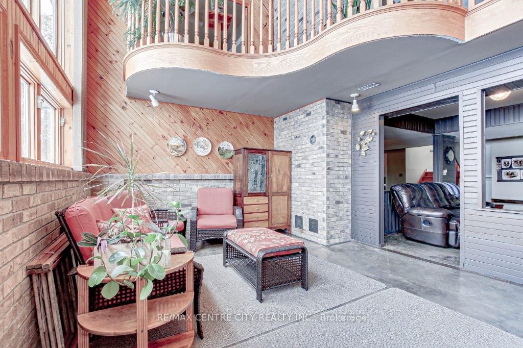 34639 Third Line Property Photo 23