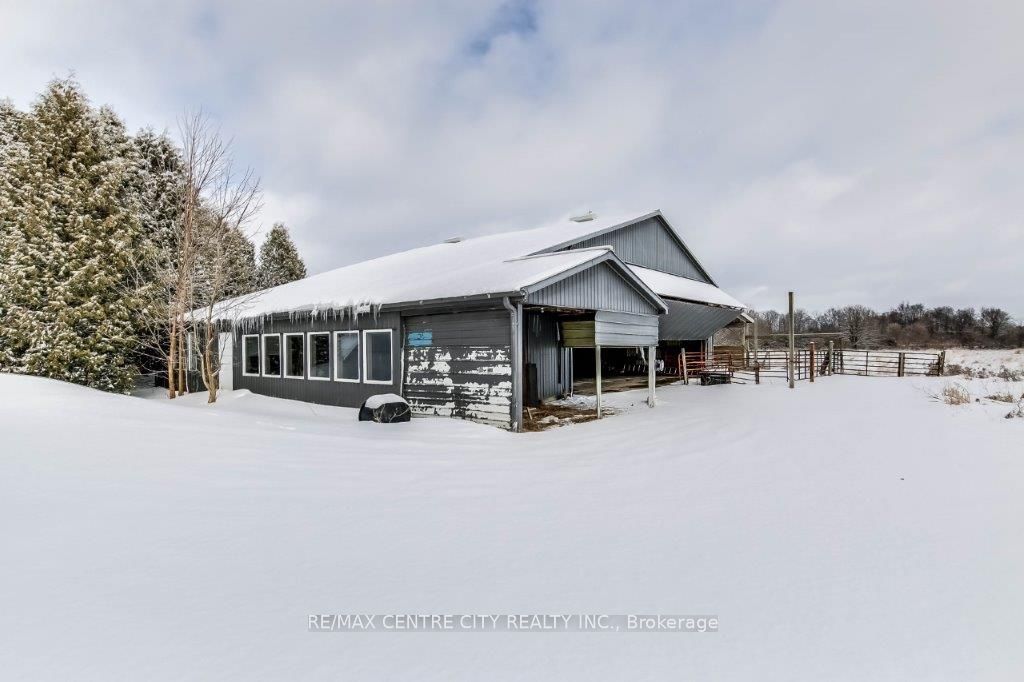 34639 Third Line Property Photo 40