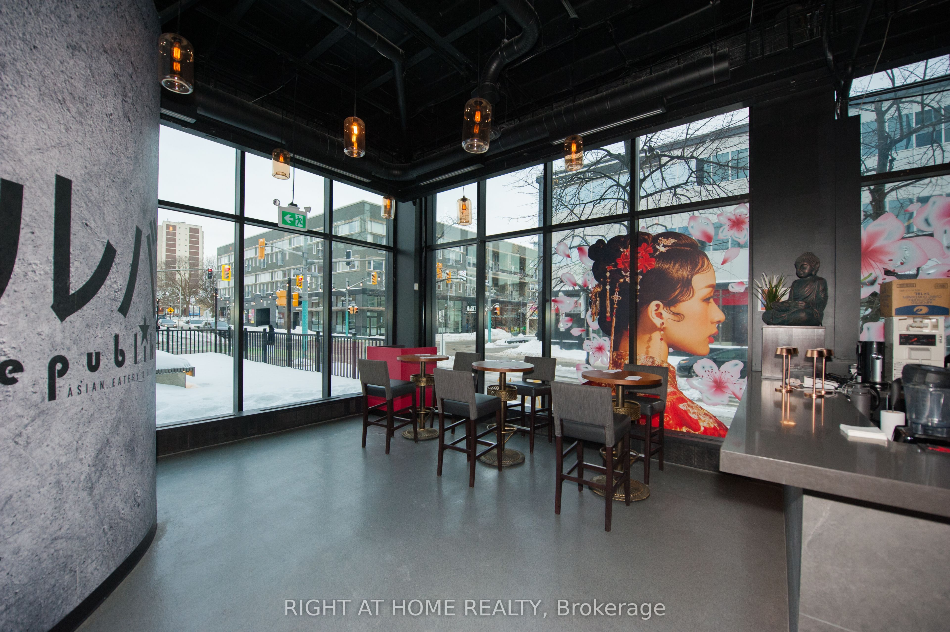 #102 - 305 King Street Property Photo 8