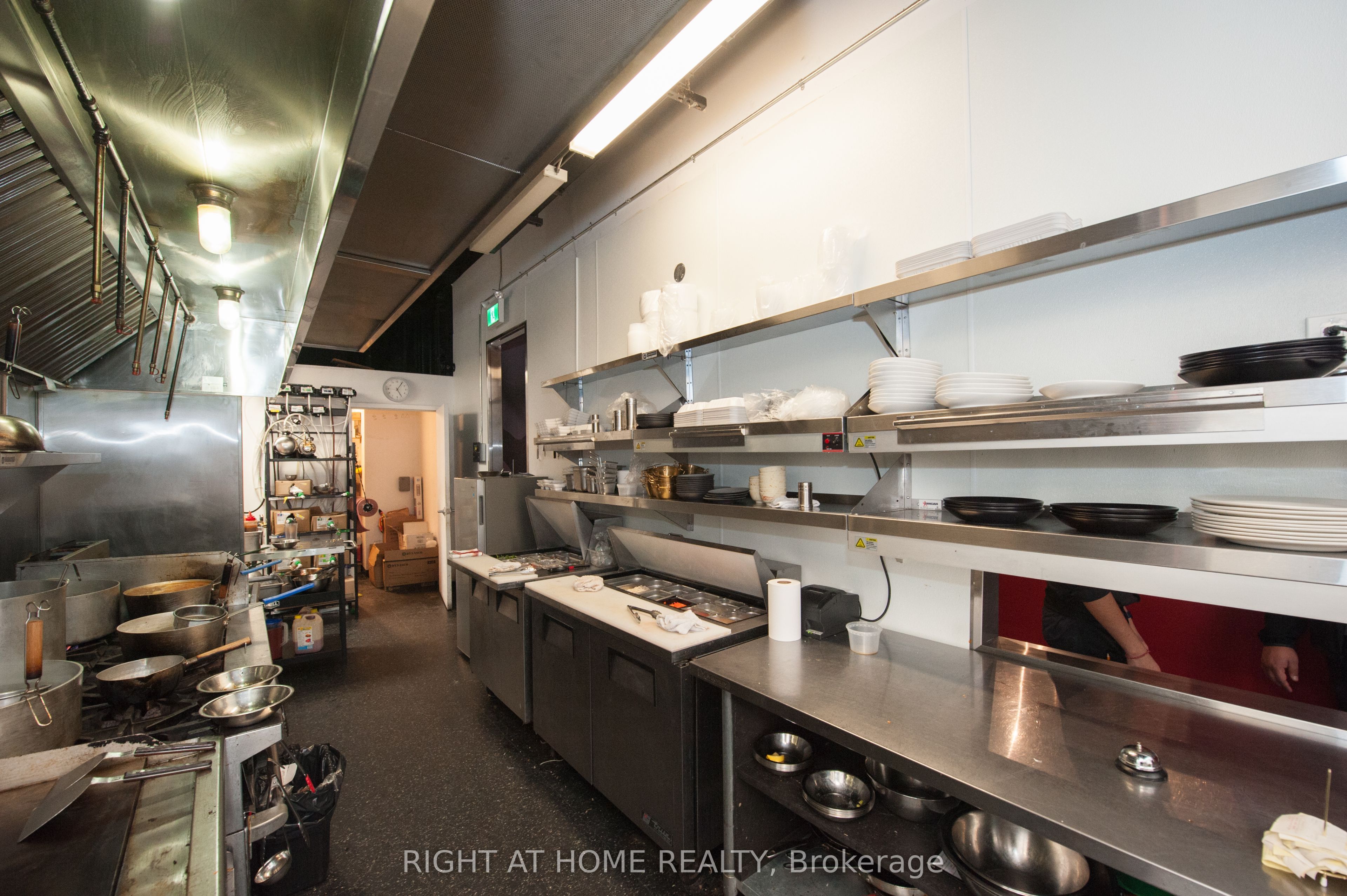 #102 - 305 King Street Property Photo 29