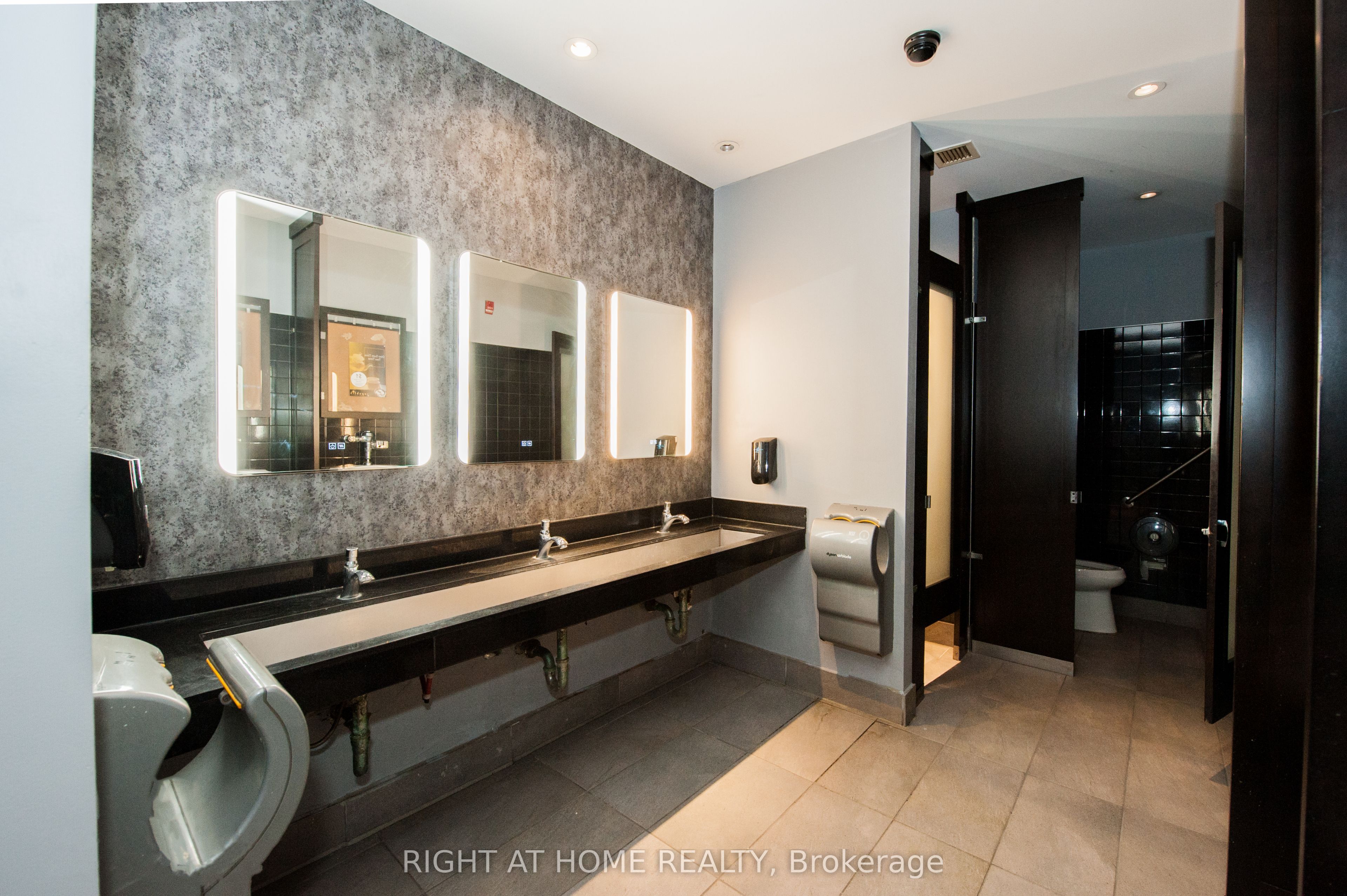510 Hespeler Road Property Photo 30