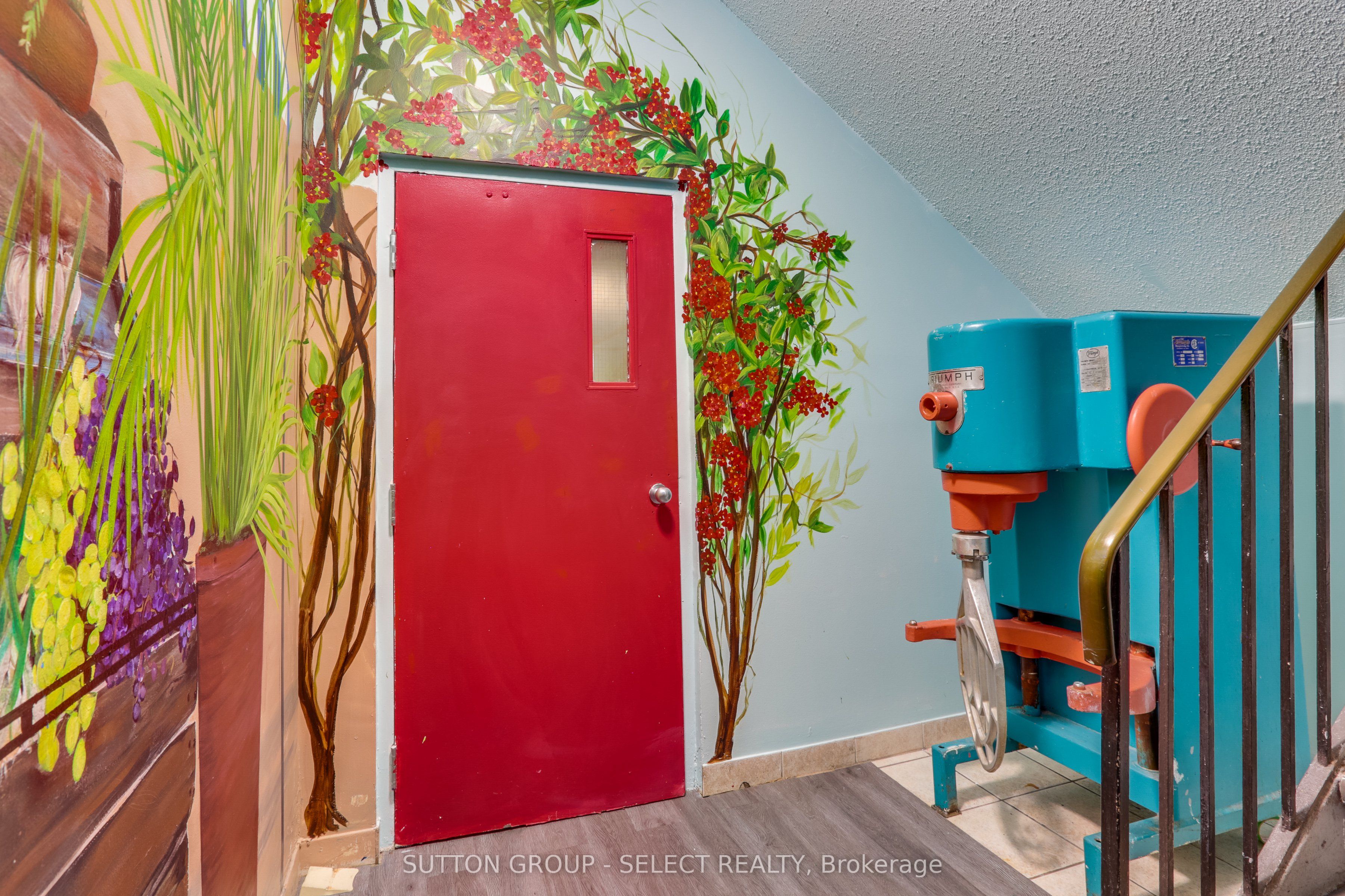 #unit #a - 1288 Commissioners Road Property Photo 25