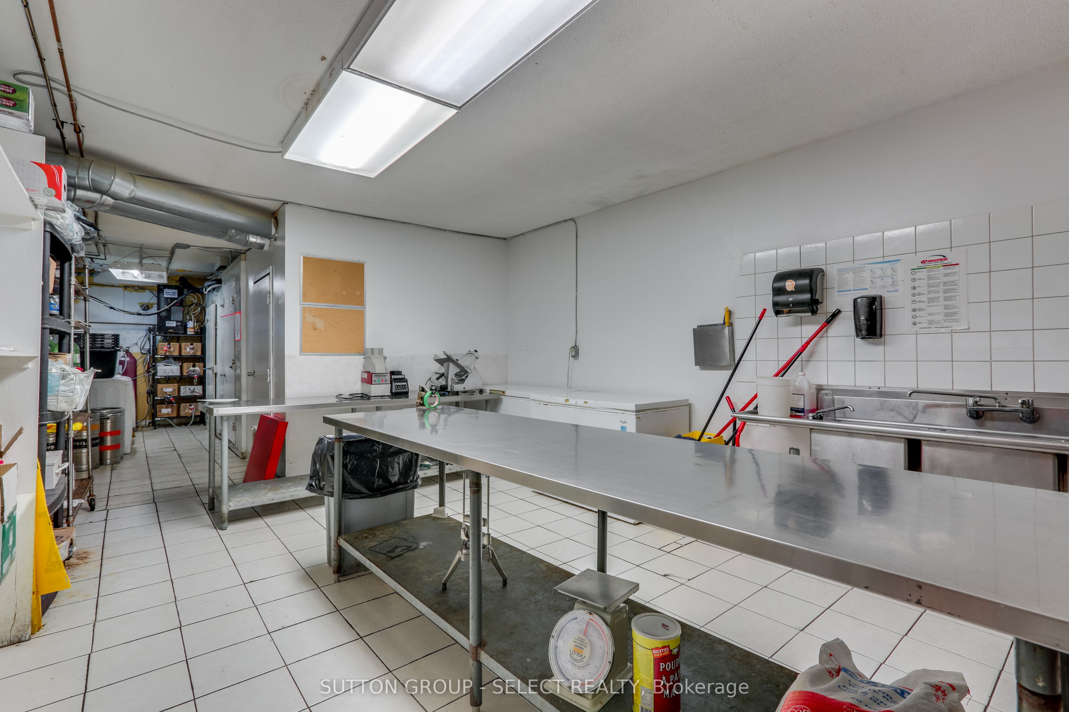 #unit #a - 1288 Commissioners Road Property Photo 32