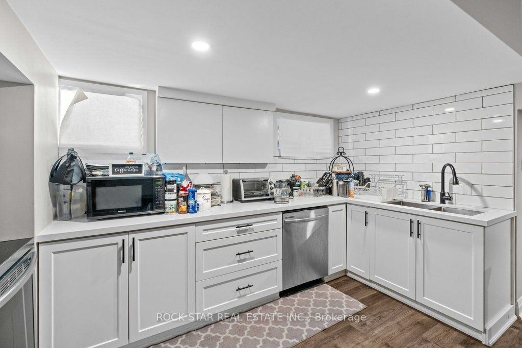 20 Holton Avenue Property Photo 10