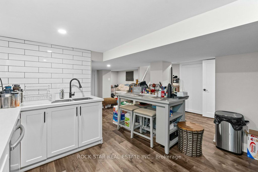 20 Holton Avenue Property Photo 11