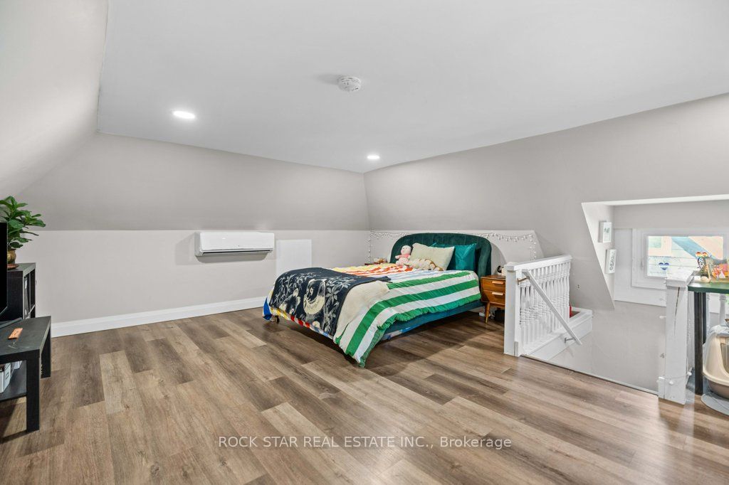 20 Holton Avenue Property Photo 18