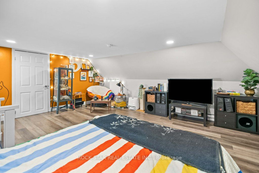 20 Holton Avenue Property Photo 20