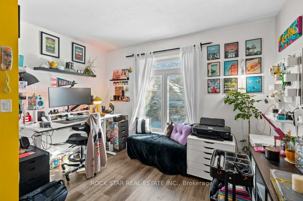 20 Holton Avenue Property Photo 22