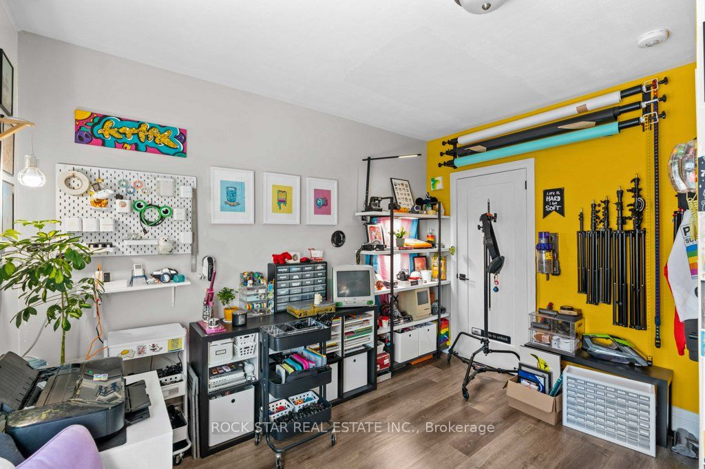 20 Holton Avenue Property Photo 23