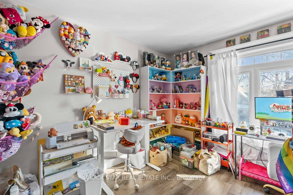20 Holton Avenue Property Photo 24