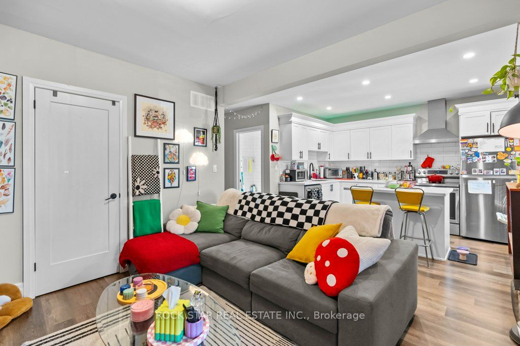 20 Holton Avenue Property Photo 30