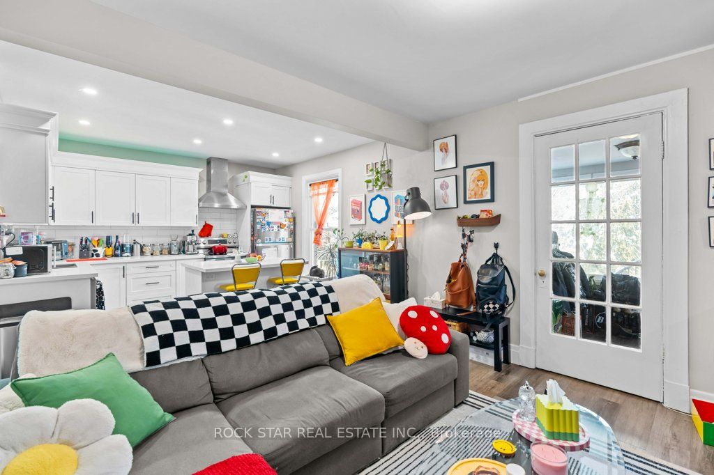 20 Holton Avenue Property Photo 31