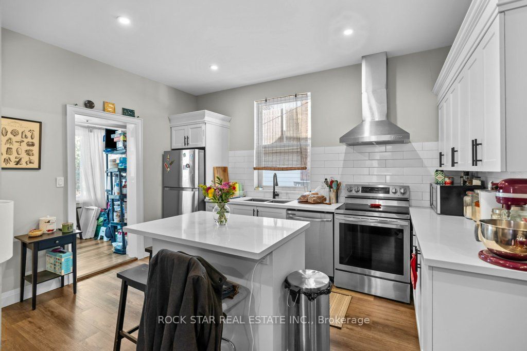 20 Holton Avenue Property Photo 39