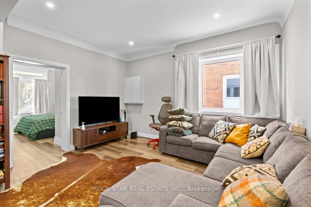 20 Holton Avenue Property Photo 42