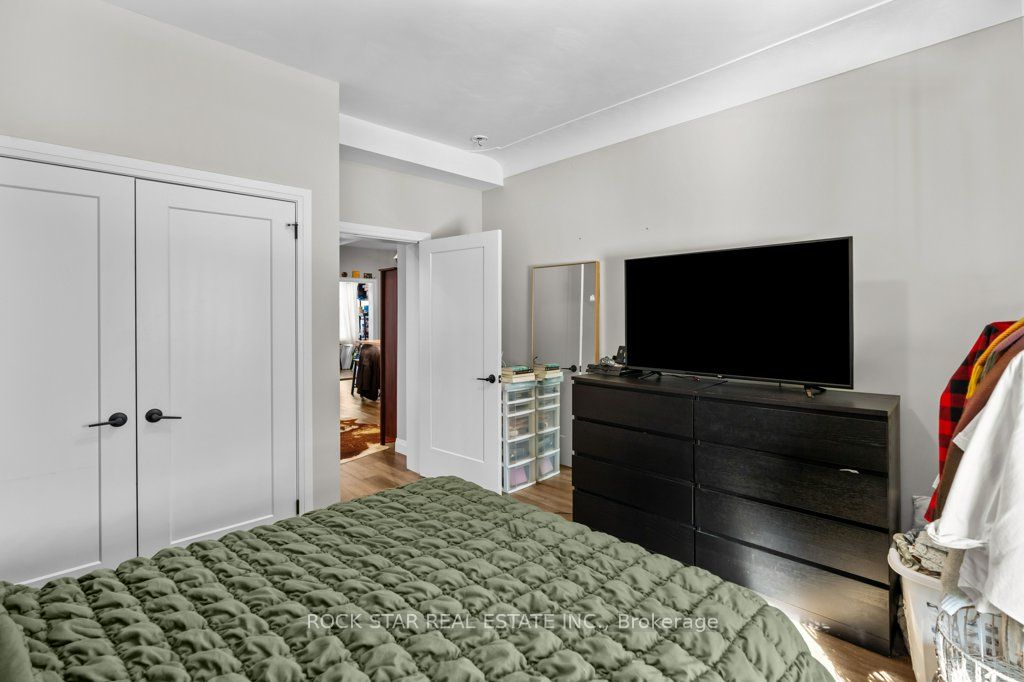 20 Holton Avenue Property Photo 46