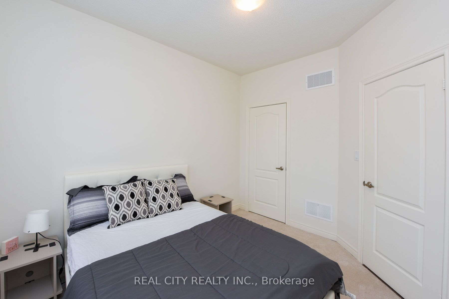 38 Silver Meadow Gardens Property Photo 21
