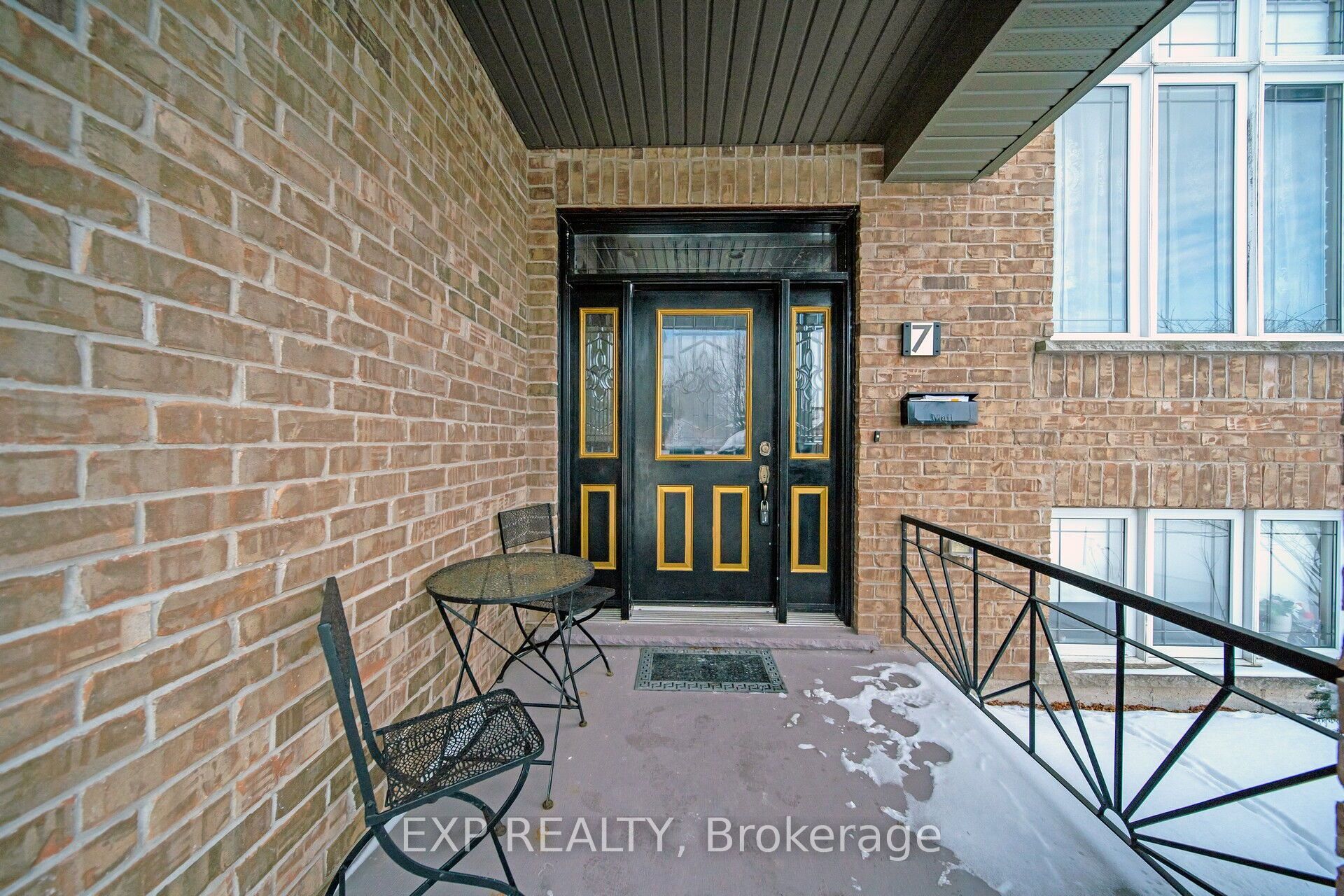7 Lynbrook Lane Property Photo 5