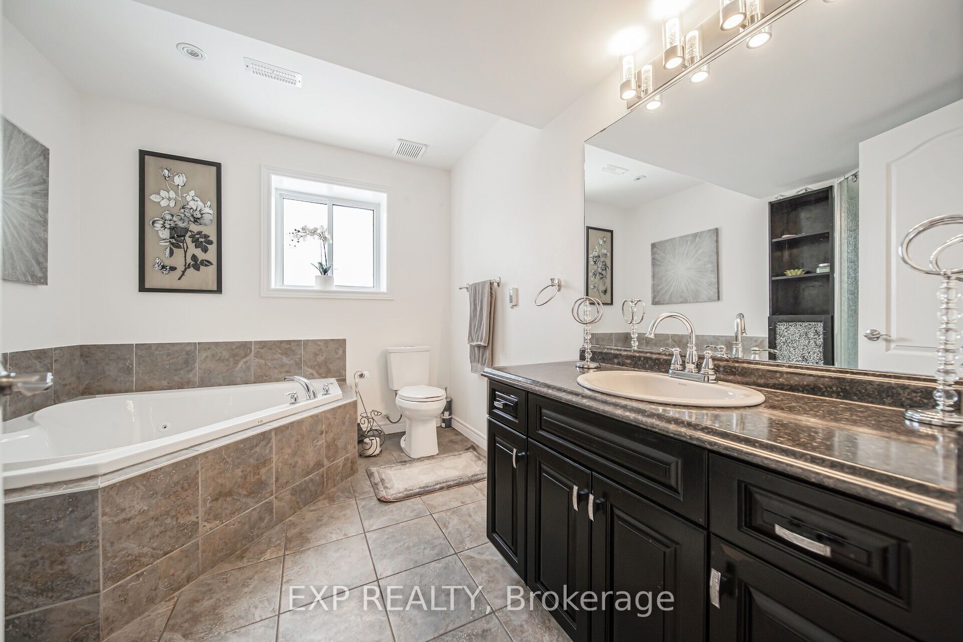 7 Lynbrook Lane Property Photo 7