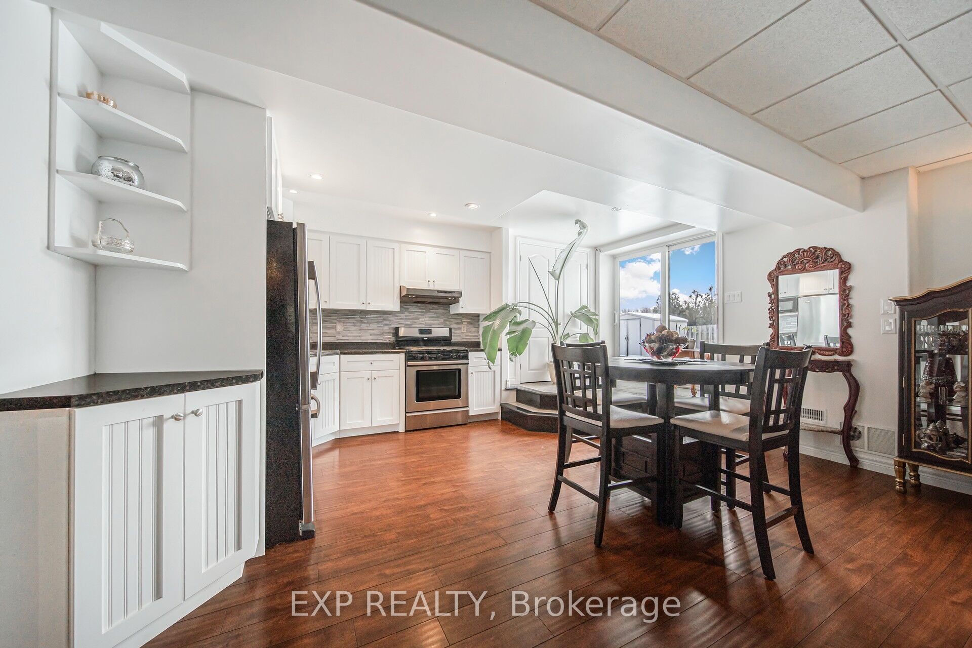 7 Lynbrook Lane Property Photo 14