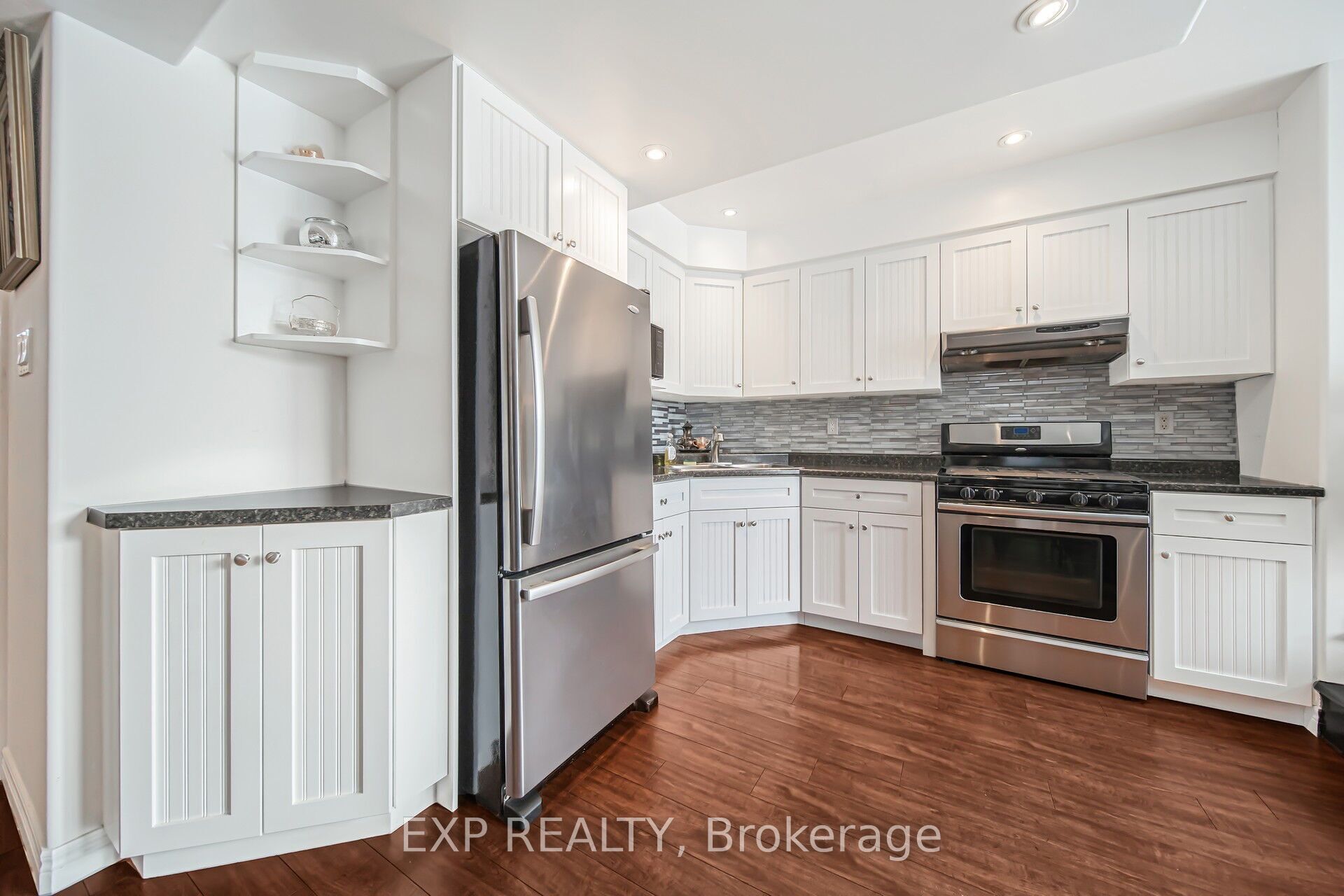 7 Lynbrook Lane Property Photo 18