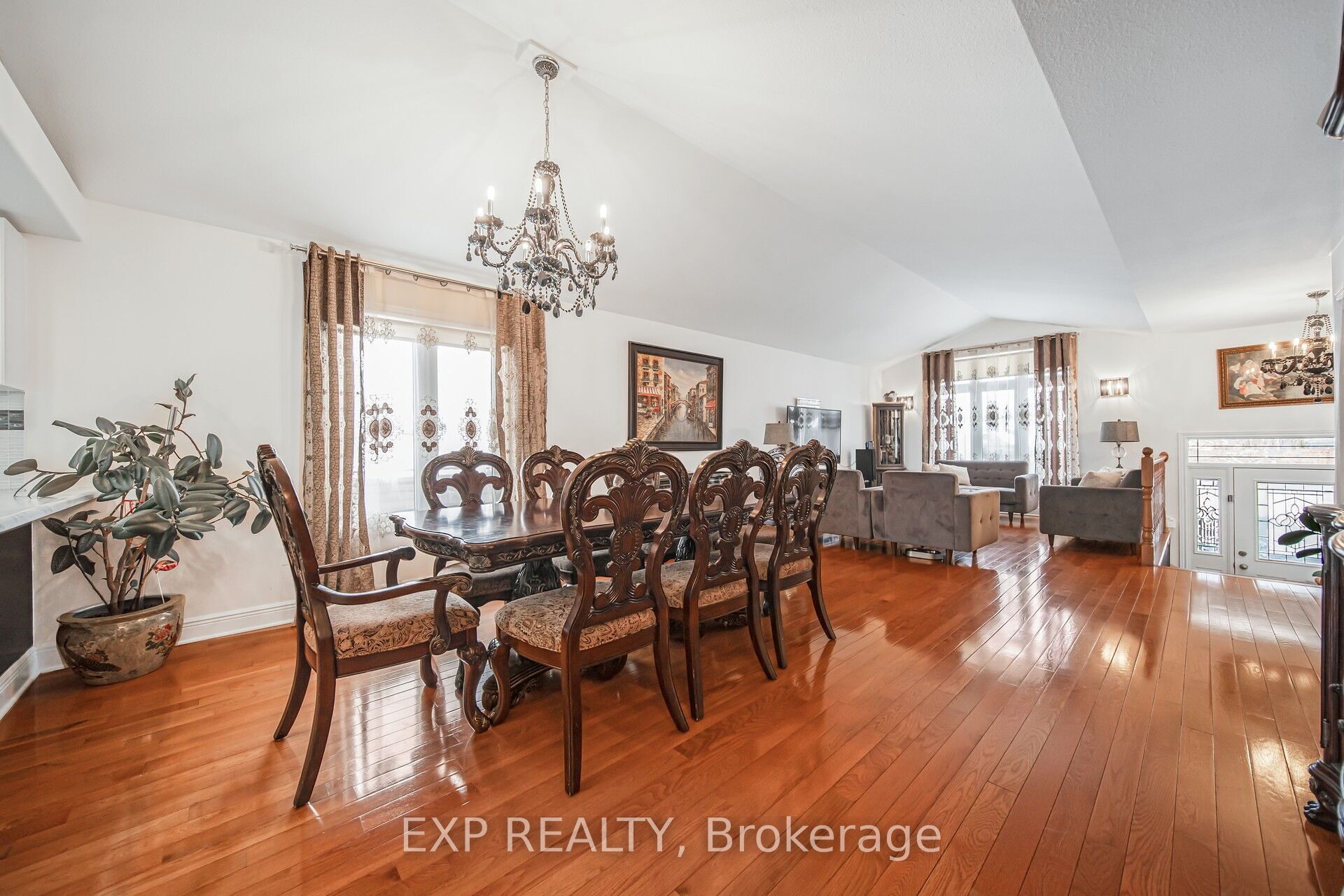 7 Lynbrook Lane Property Photo 27