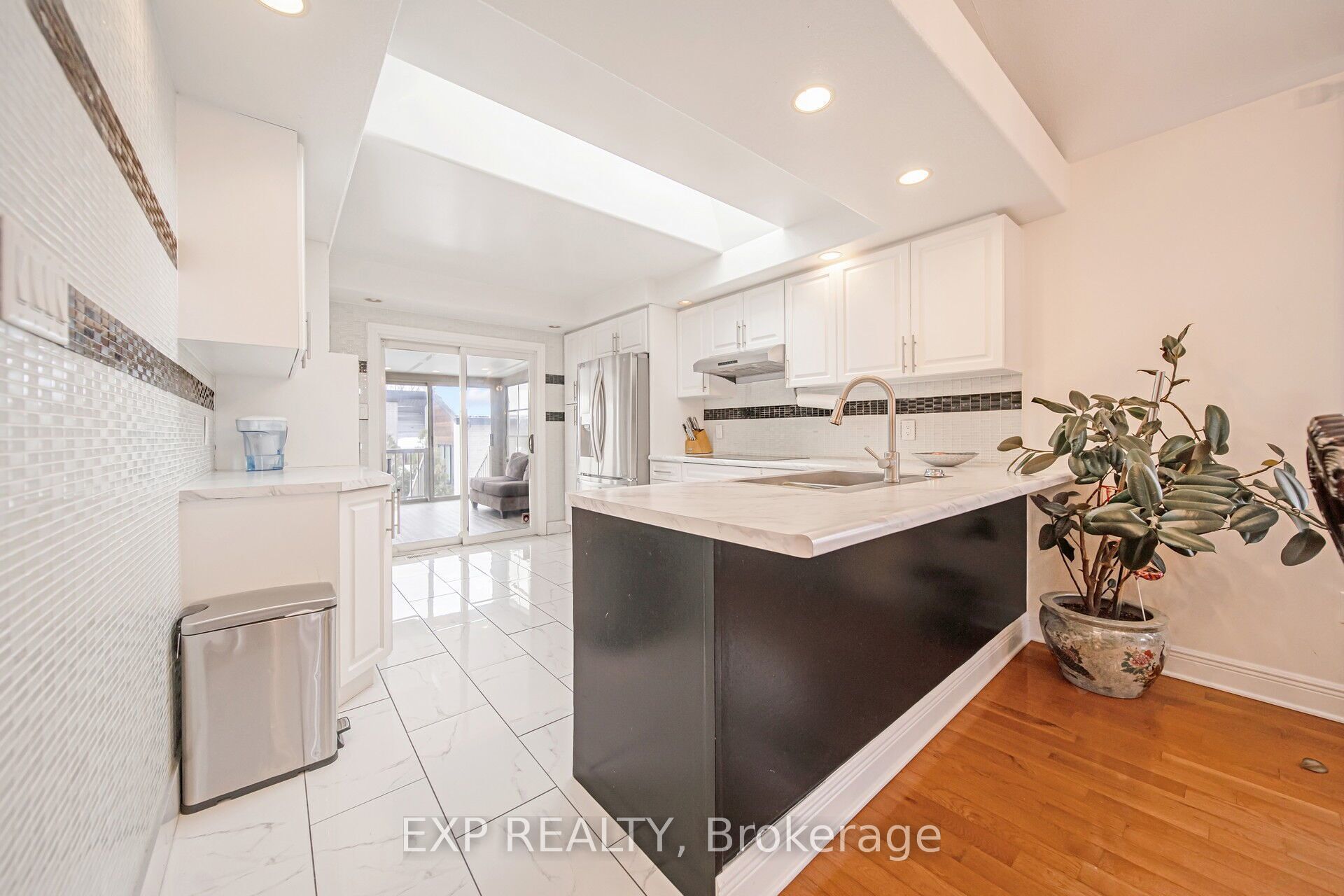 7 Lynbrook Lane Property Photo 28