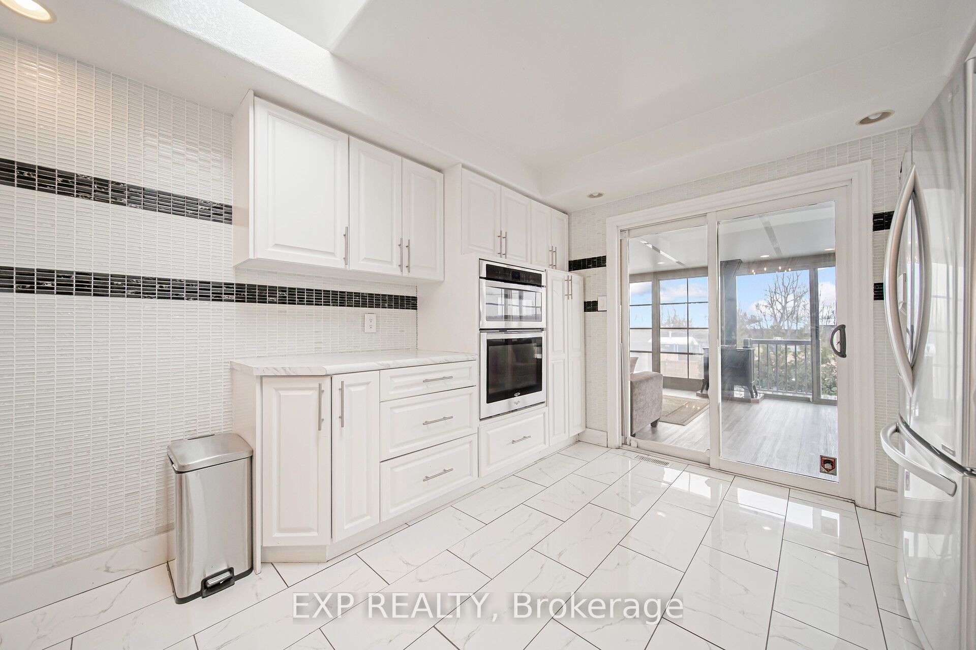 7 Lynbrook Lane Property Photo 32